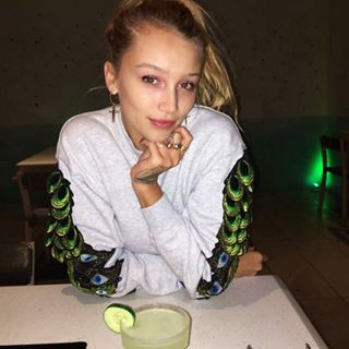 Profile Picture of Chrystal R. Howe (@cecelatigablefrey) on Facebook