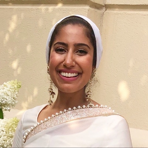 Profile Picture of Arshiya Kherani (@arshiyakherani) on Poshmark