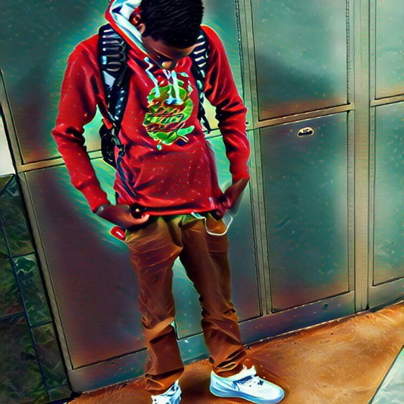 Profile Picture of Bobby Burks (@juicemanbob) on Poshmark