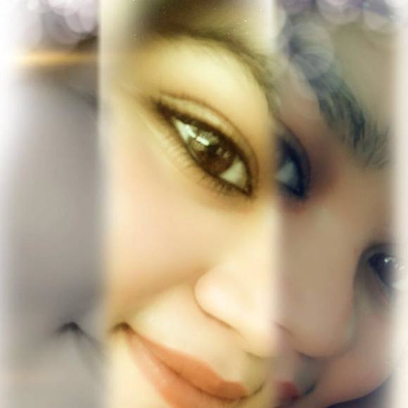 Profile Picture of Thet Tun (@somaya603128q) on Poshmark