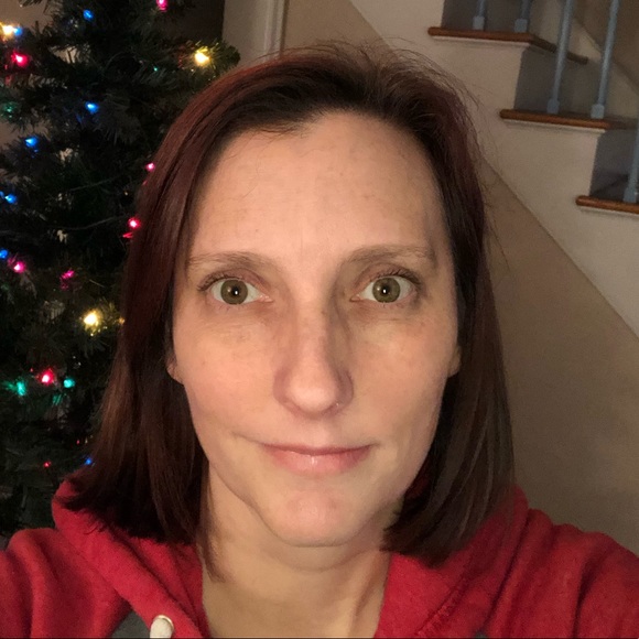 Profile Picture of Amy Heileman (@tiggs1128) on Poshmark