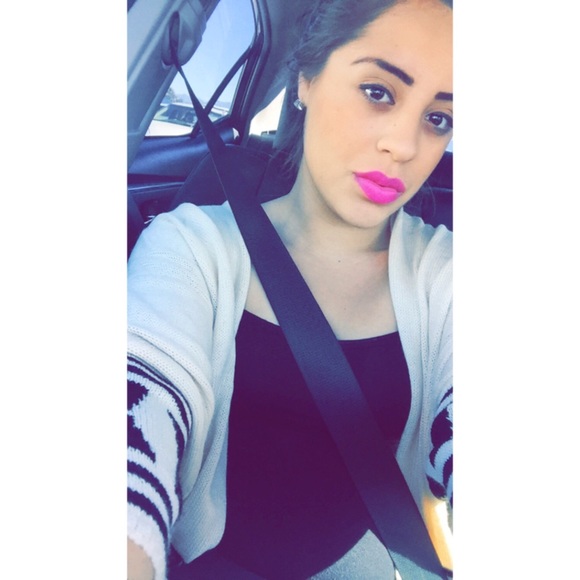 Profile Picture of Alma Escamilla (@almaescamilla10) on Poshmark