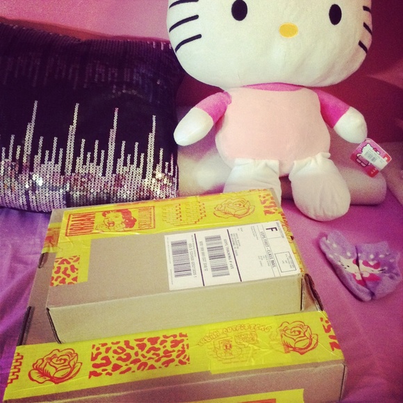 Profile Picture of Kris Nguyen (@la21_cali) on Poshmark