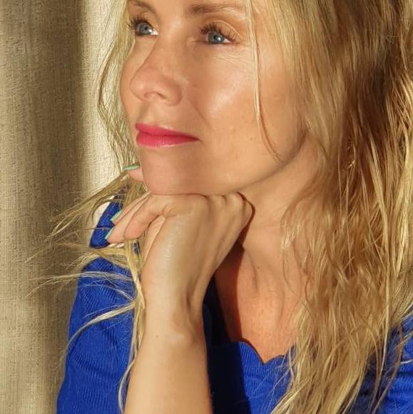 Profile Picture of Kathy Bywaters (@kathybv) on Poshmark