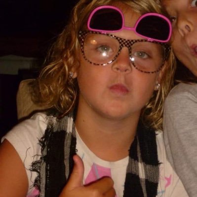 Profile Picture of Ellie J (@ellie_luxton) on Twitter