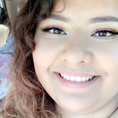 Profile Picture of Robin (@RobinColleen94) on Twitter