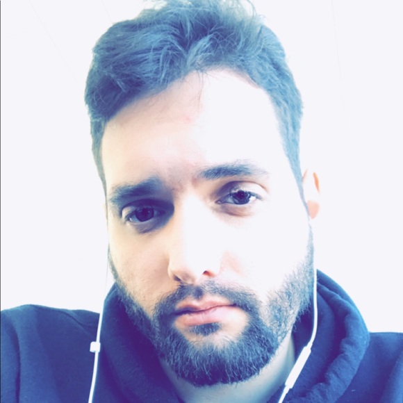 Profile Picture of Jesse Crabtree (@jesse575757) on Poshmark