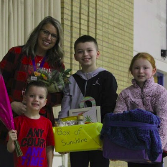 Profile Picture of Lindsay Chase (@MrsLChase) on Twitter