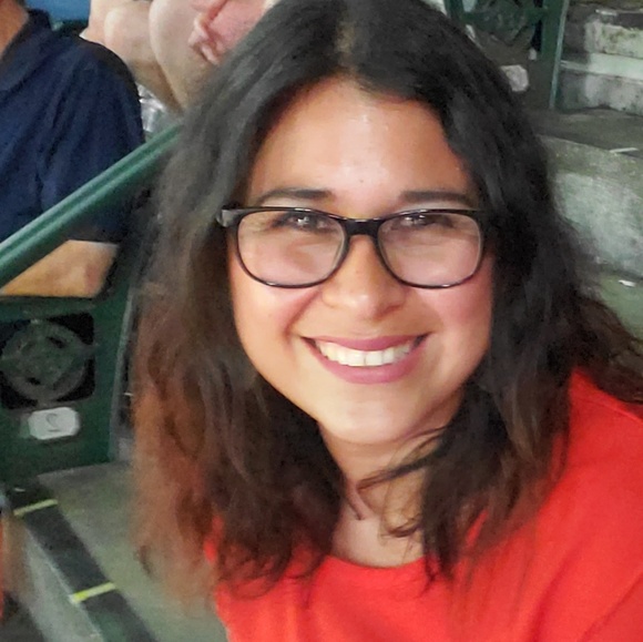 Profile Picture of Gabriela Prall (@gabrielaprall) on Poshmark