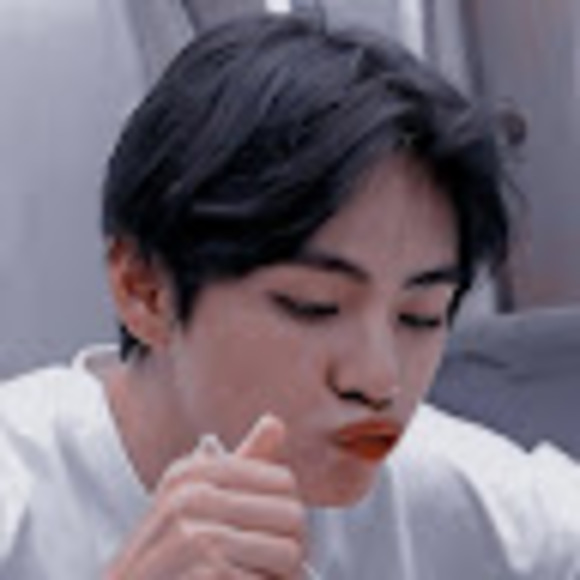 Profile Picture of Max Aguilar (@kkenma) on Poshmark