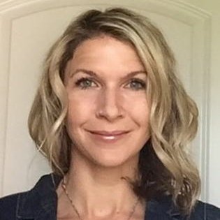 Profile Picture of April Welsh (@@aprwelsh) on Twitter