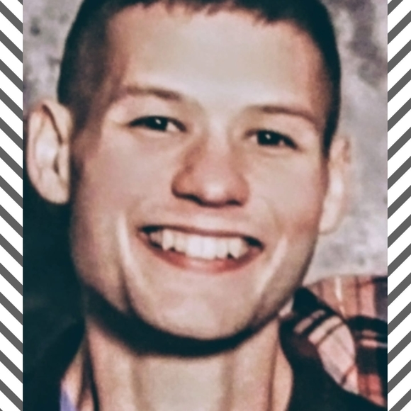 Profile Picture of Jodi Malmgren (@jodimalmgren75) on Poshmark