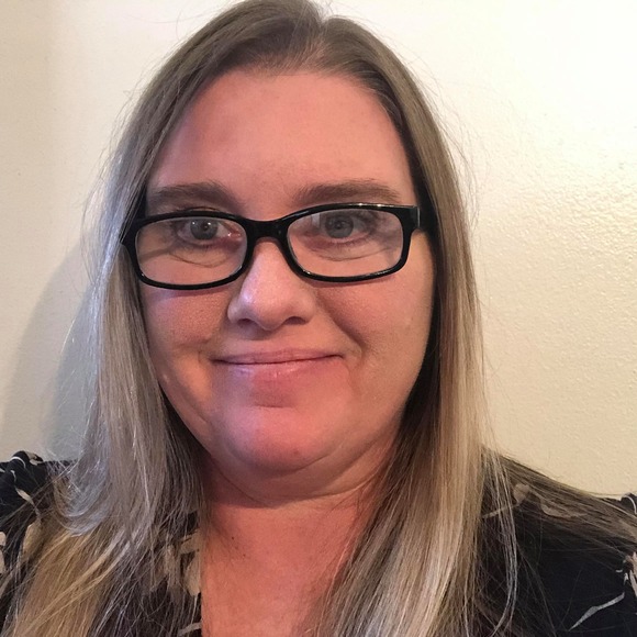 Profile Picture of Crystal Ritchey (@crystalritch) on Poshmark