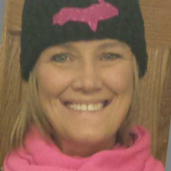 Profile Picture of Linnea Riipi (@linneariipi) on Poshmark