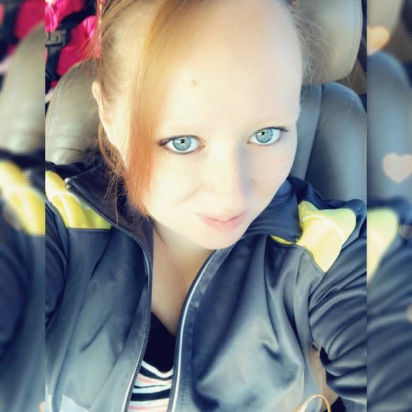 Profile Picture of Amanda Dobbs (@osbornamanda109) on Poshmark