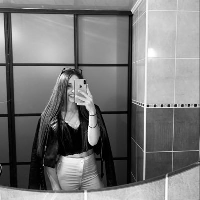 Profile Picture of Woll Amanda (@WollAmanda) on Twitter