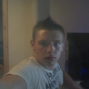 Profile Picture of Cody Therrien (@mynameiscodyhi) on Myspace