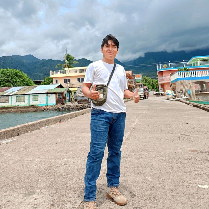 Profile Picture of markgil_r. (@markgil.shop) on Tiktok