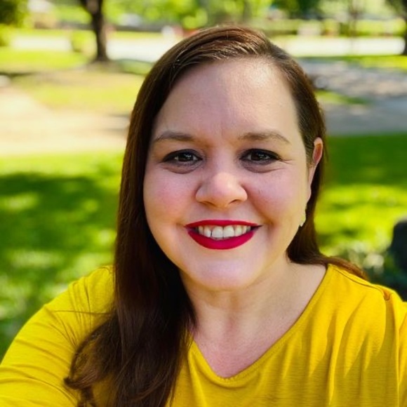 Profile Picture of Janalee Wiles (@jleeshad) on Poshmark