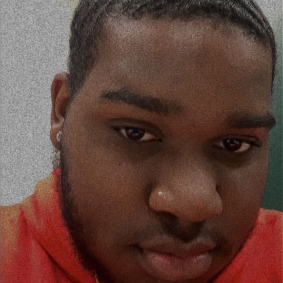 Profile Picture of Christopher Terry (@christophert357) on Poshmark