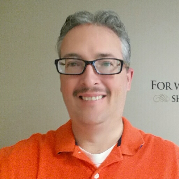 Profile Picture of Larry Hammer jr (@cheflarry71) on Poshmark