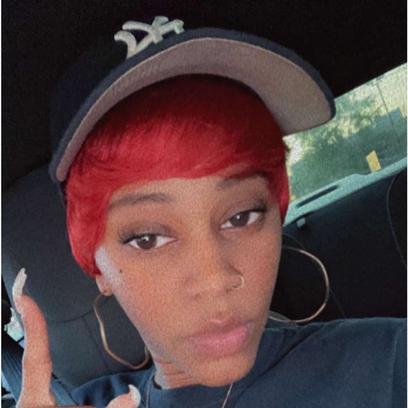 Profile Picture of Jessica Milledge (@cuteyjay62) on Poshmark
