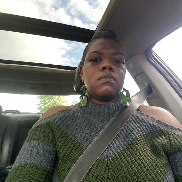 Profile Picture of Dessaray Wright (@dessaray94) on Poshmark