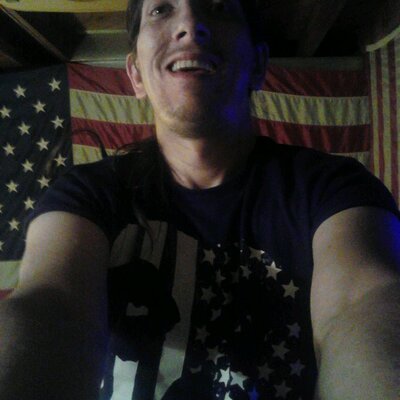 Profile Picture of Kevin Malek (@kevinmalek92372) on Twitter