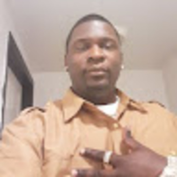 Profile Picture of David Crocker (@obiecrocker4) on Poshmark