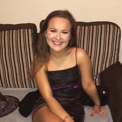 Profile Photo of Ellen (@ellendevine_) on Twitter