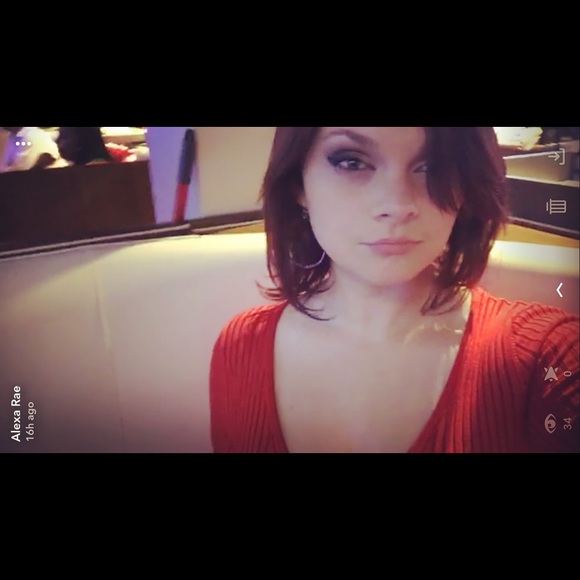 Profile Picture of Alexa rae Marsh (@amarsh910) on Poshmark