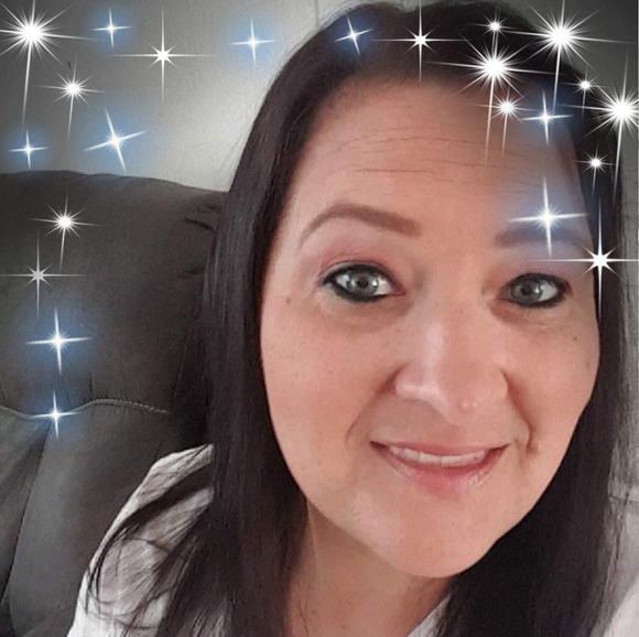 Profile Picture of Tracy Schuster (@beachgrl43) on Poshmark