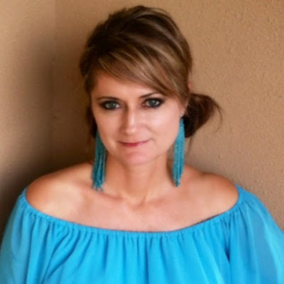 Profile Picture of Pamela Morrison (@pamelamorris526) on Poshmark