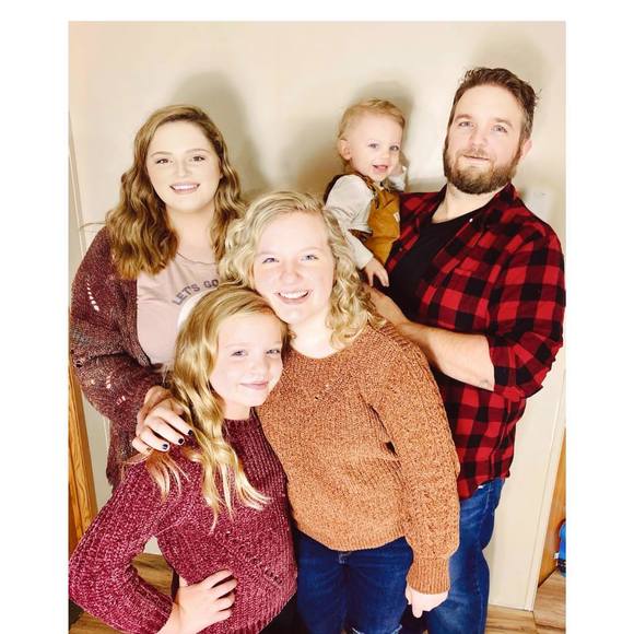 Profile Picture of Emily Seagraves (@emilycseagraves) on Poshmark