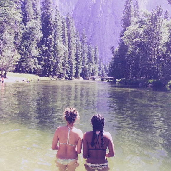 Ellie Redkey - Poshmark Profile Picture of Ellie Redkey (@ellieredkey) on Poshmark