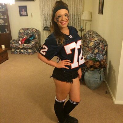 Mikaela Brown - Twitter Profile Picture of Mikaela Brown (@mikaelabrown93) on Twitter