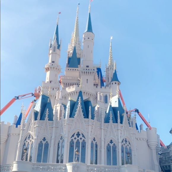 Profile Picture of Serina Scarnaty (@sscar55) on Poshmark