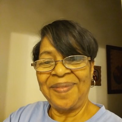 Profile Picture of Rosa Kennedy (@r_m_kennedy) on Twitter