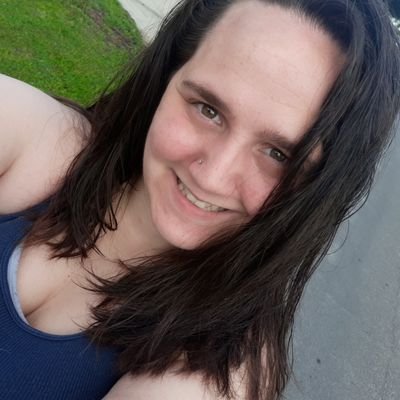 Profile Picture of Sugar Daddy Needed (@alyssa_ragusta) on Twitter