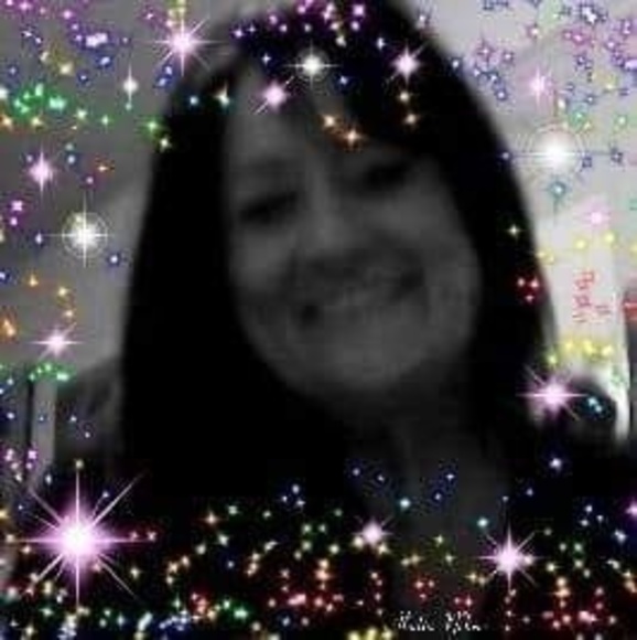 Profile Picture of Vicki miner Martinazzi (@vickimartinazzi) on Poshmark