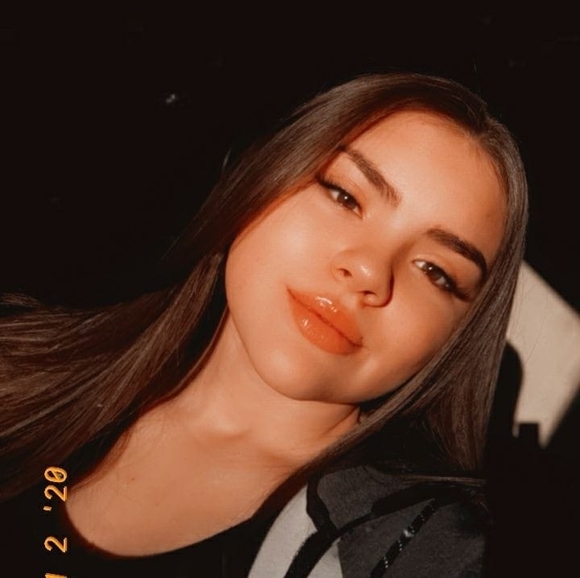 Profile Picture of Itzel Herrera (@itzelherrera818) on Poshmark