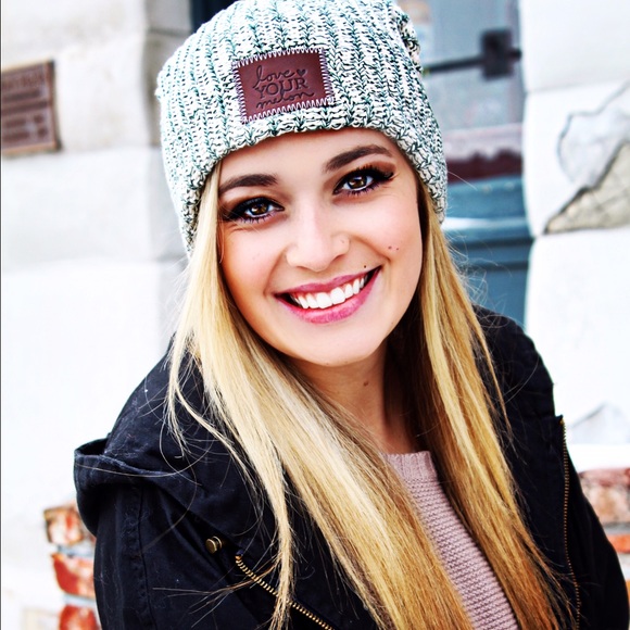 Profile Picture of Holly Mcgregor (@h_mcgregor) on Poshmark