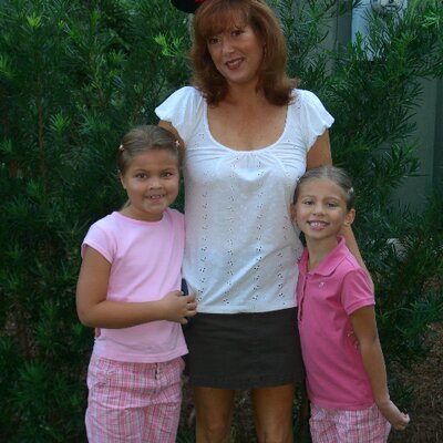 Profile Picture of Joyce Hale (@gotlife) on Twitter
