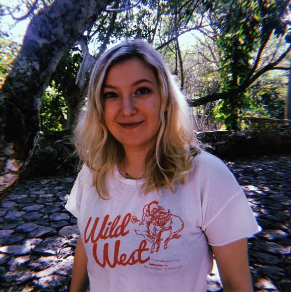 Profile Picture of Bailey Heppler (@idriveatardis) on Poshmark