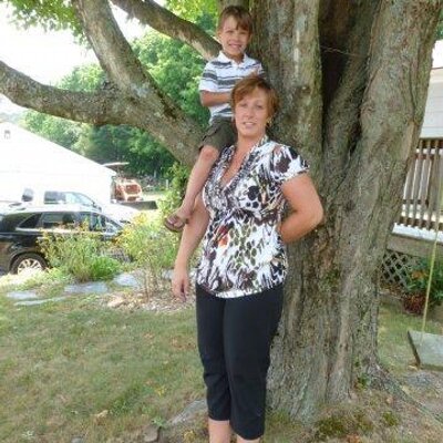 Profile Picture of Jolene Becker (@60Jolene) on Twitter