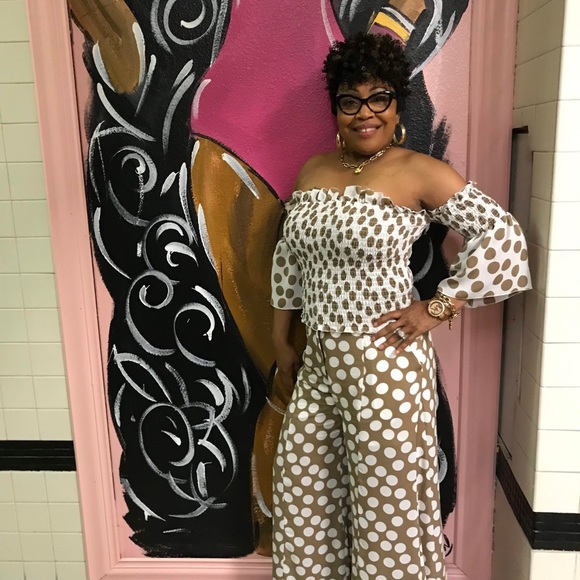 Profile Picture of Vivian Bledsoe (@mercedesgirl517) on Poshmark