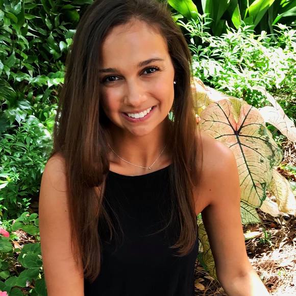 Profile Picture of Sarah Sloop (@sarahksloop03) on Poshmark