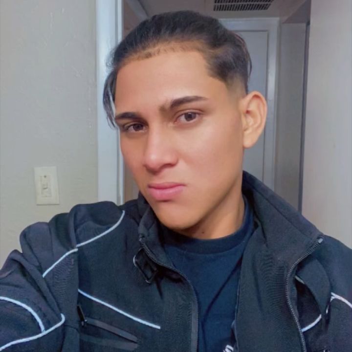 Profile Picture of 🦅Roberis_Samuelhn🍷🍾 (@roberis_samuelhnofficial) on Tiktok