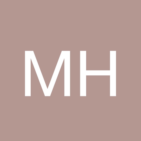 Melissa Huffsmith - Poshmark Profile Picture of Melissa Huffsmith (@mhuffsmith) on Poshmark