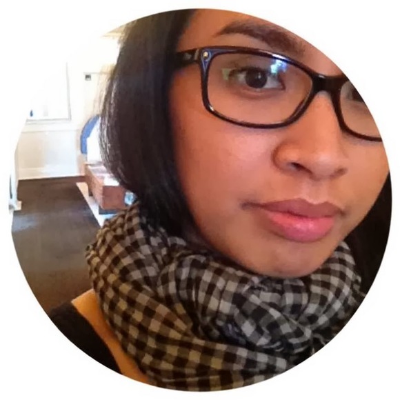 Profile Picture of Lalaine Gloriani alfiler (@lalaineg) on Poshmark
